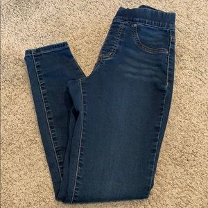 Stretchy skinny jeans